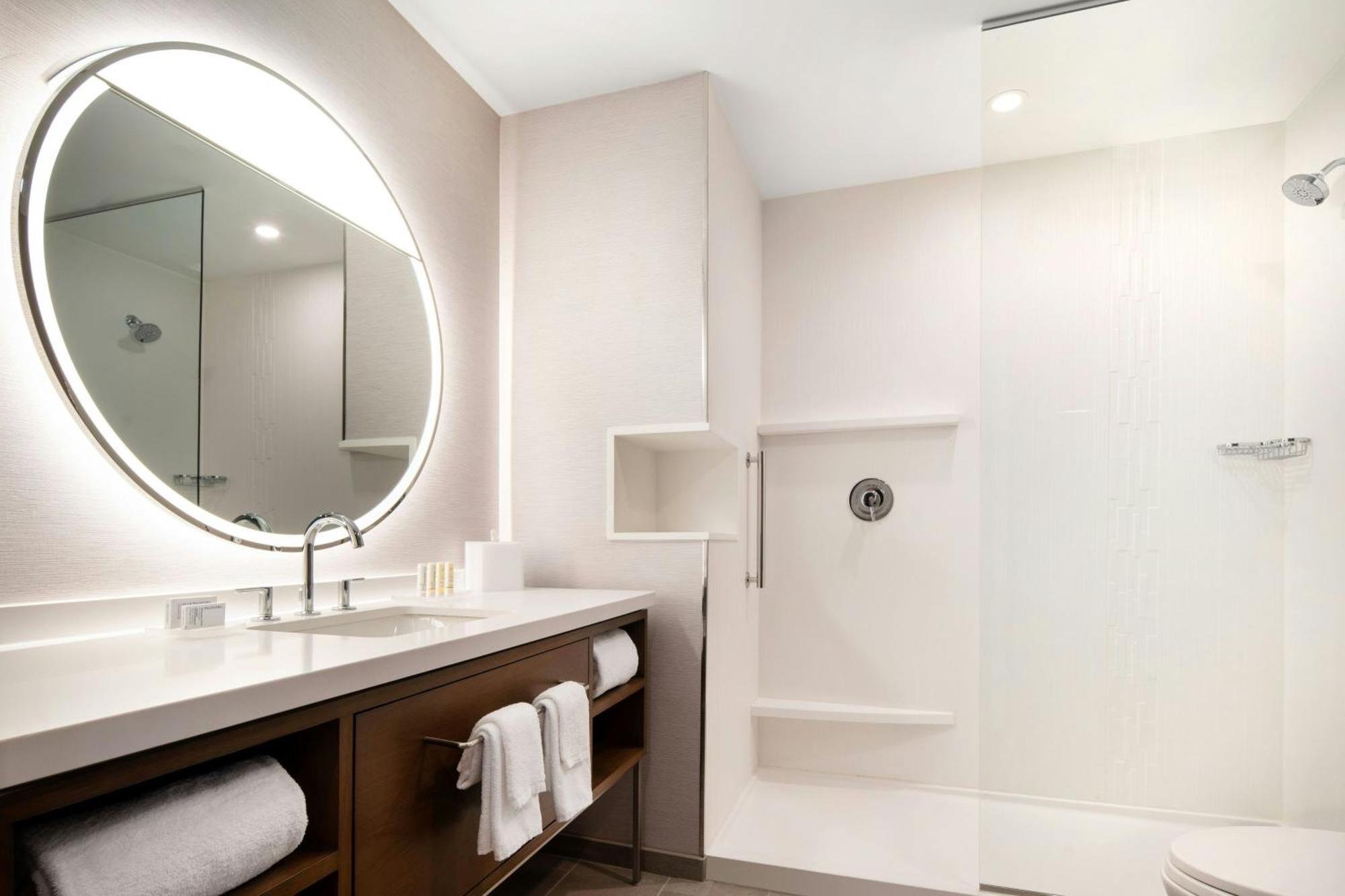 Отель Courtyard By Marriott Fresno Кловис Экстерьер фото