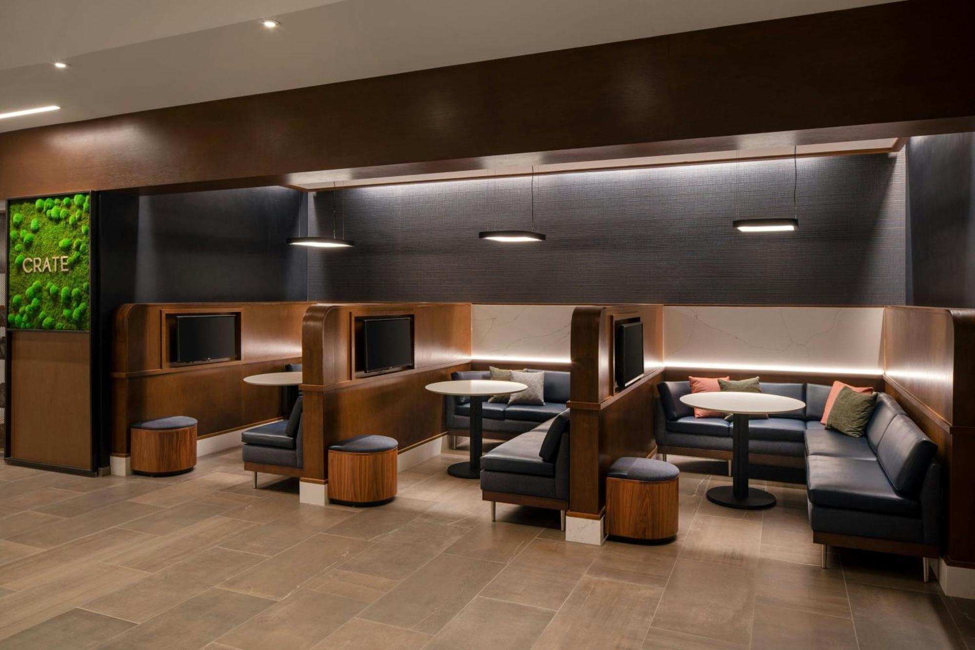 Отель Courtyard By Marriott Fresno Кловис Экстерьер фото