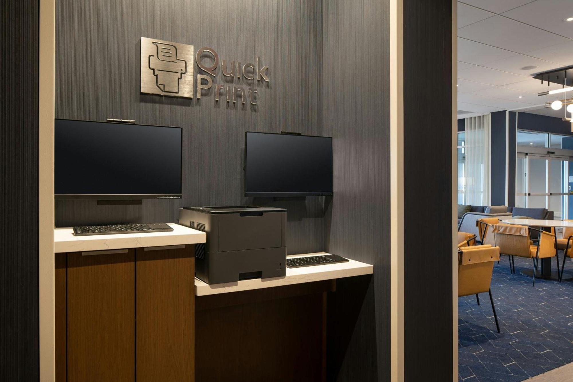 Отель Courtyard By Marriott Fresno Кловис Экстерьер фото