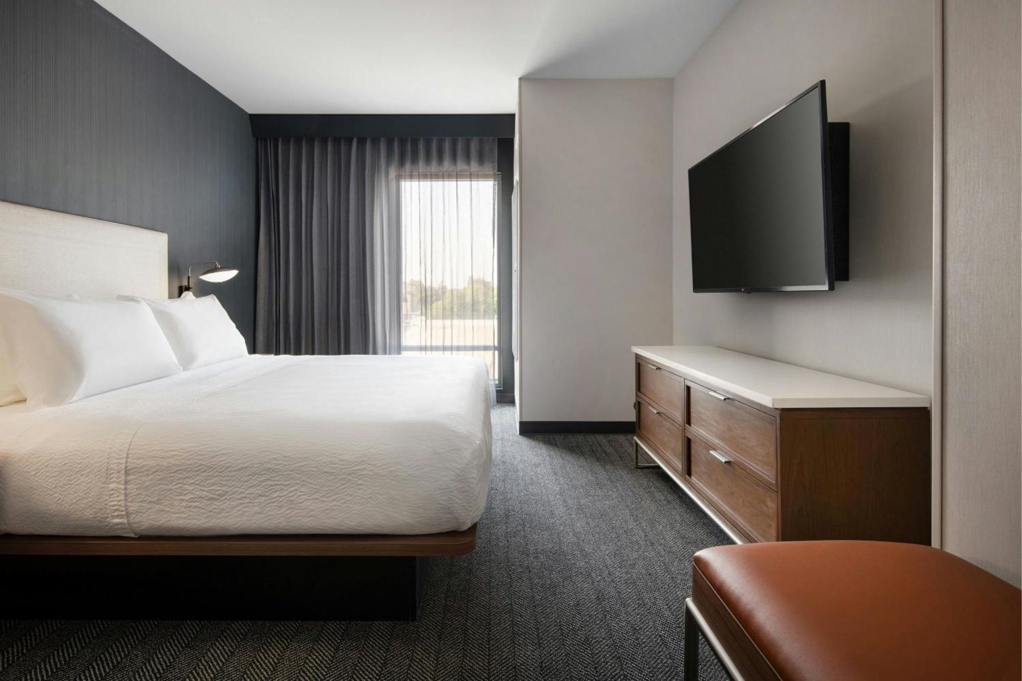 Отель Courtyard By Marriott Fresno Кловис Экстерьер фото