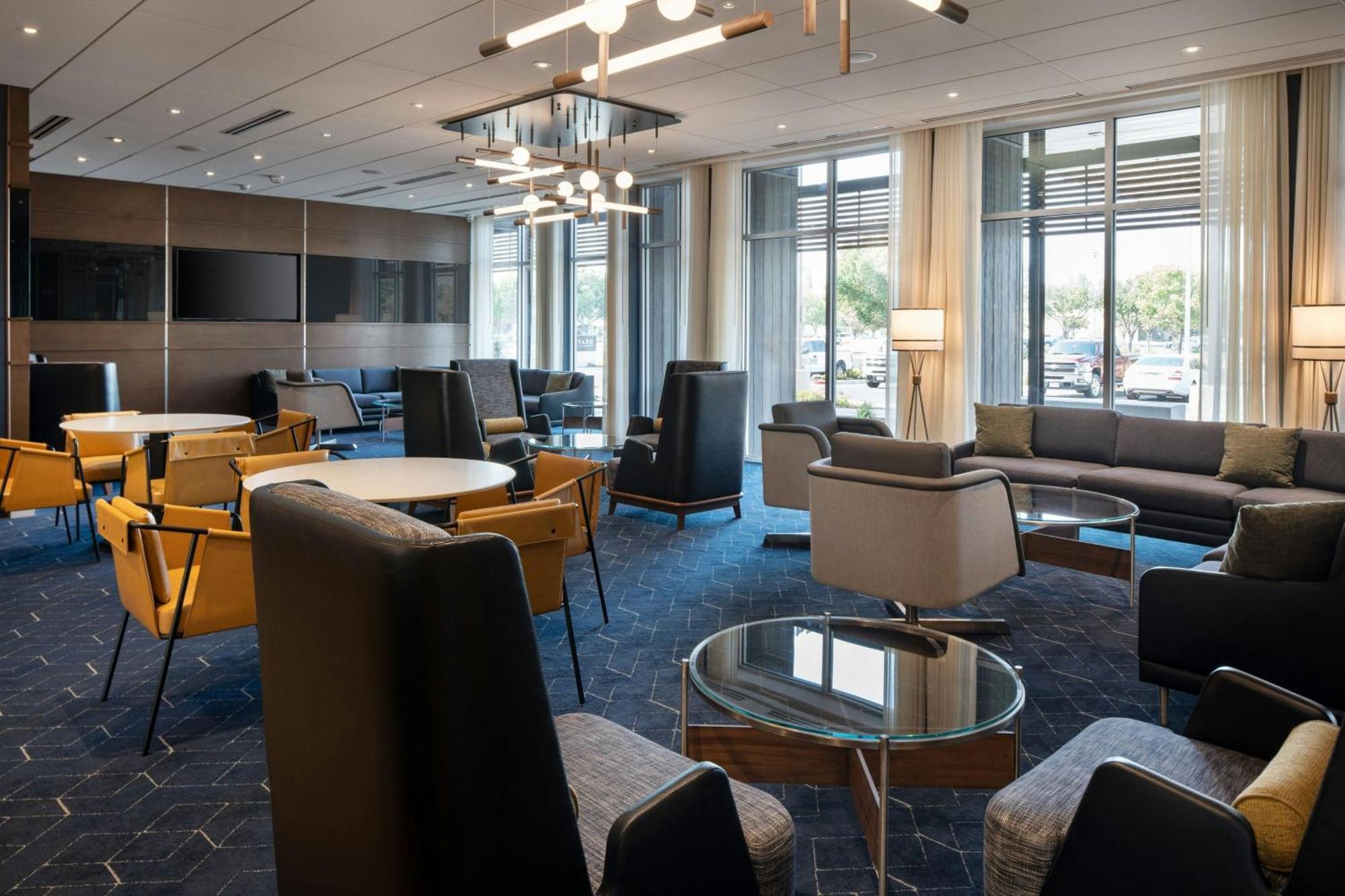 Отель Courtyard By Marriott Fresno Кловис Экстерьер фото